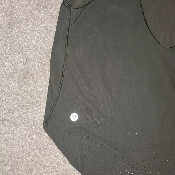 Lululemon Run: Set Free Tank💚 - Picture 9 of 12